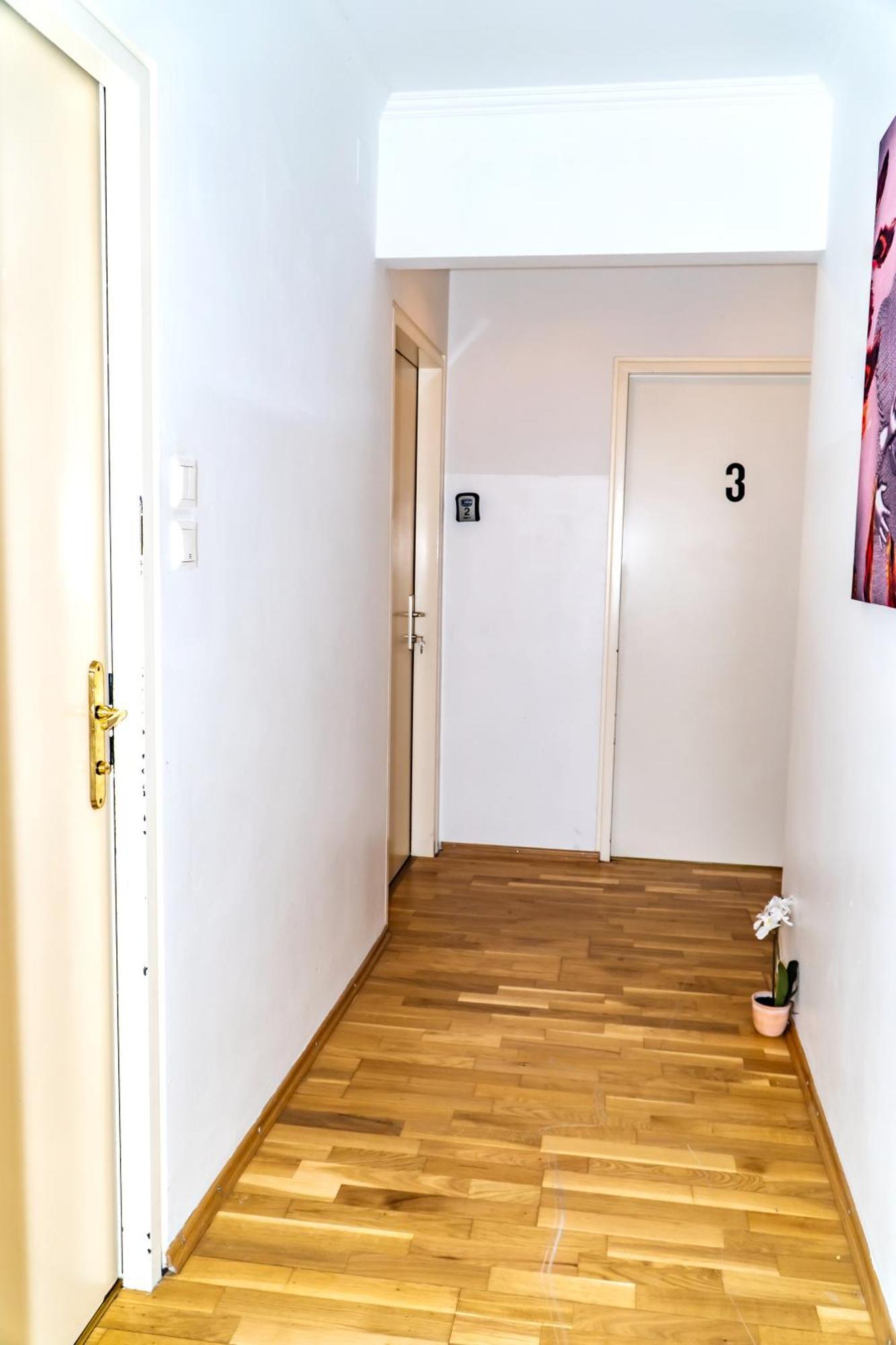 Spacious Rooms 5 Minutes To Wiener Stadthalle Exterior foto